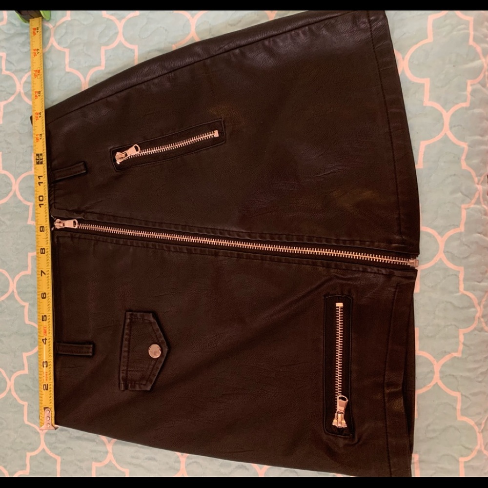Faux Leather mini skirt with zippers